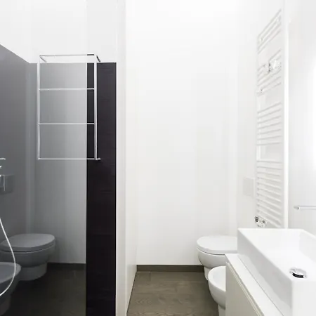 Apartment Easylife - Confortevole Con Balcone In Life Milan