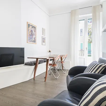 Apartment Easylife - Confortevole Con Balcone In Life Mailand