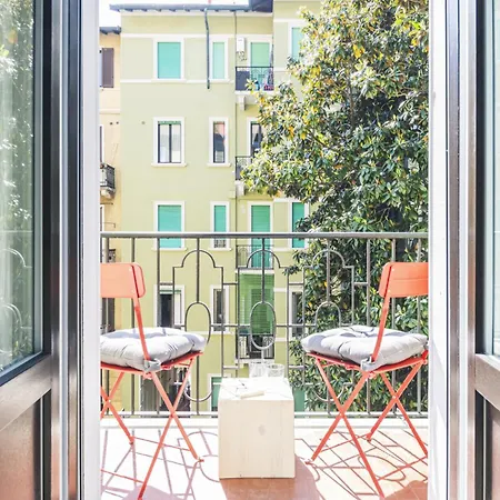 Apartment Easylife - Confortevole Con Balcone In Life